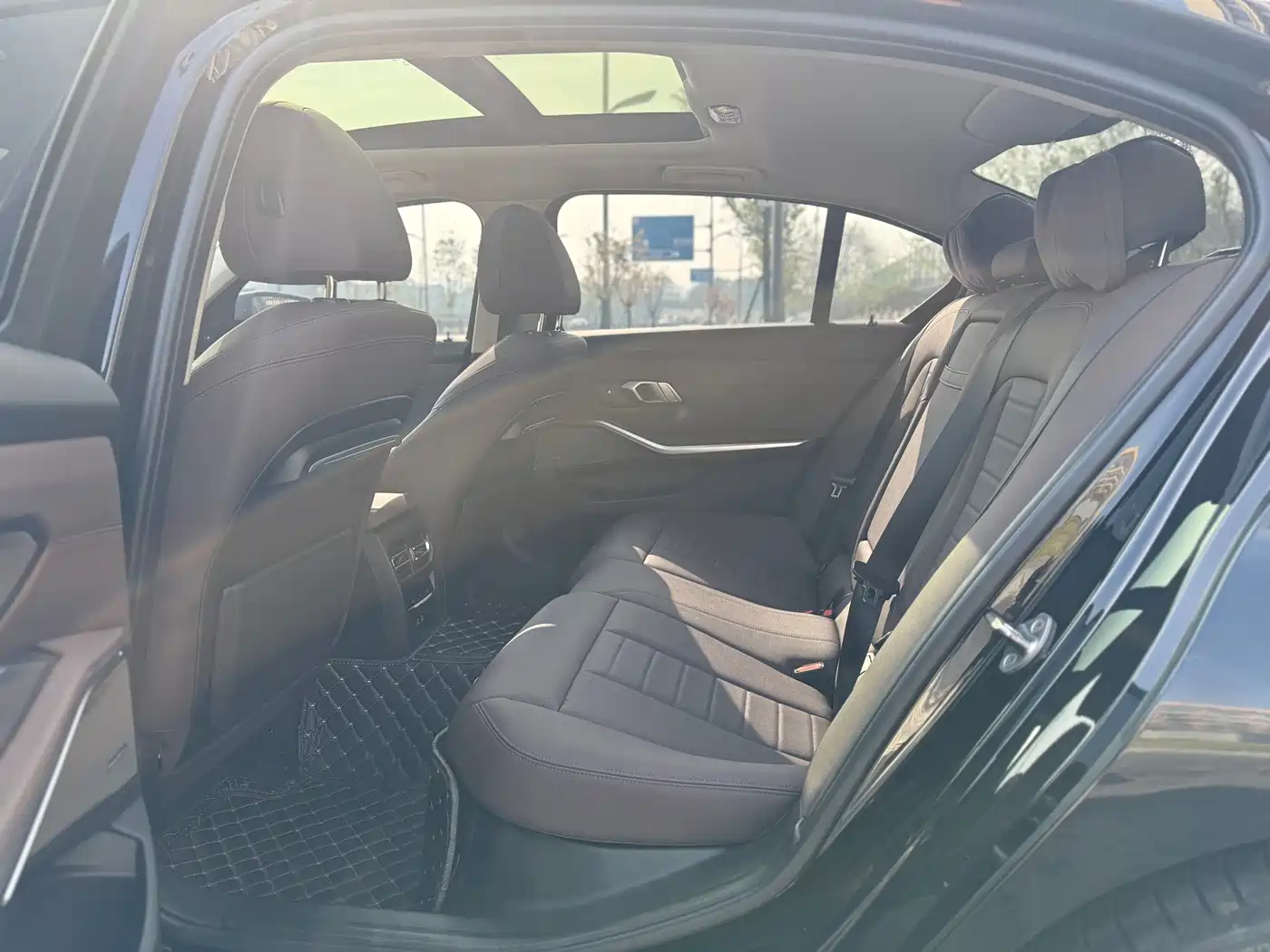 BMW 3 Series 2022 325Li M Sport Shadow Edition фото 10