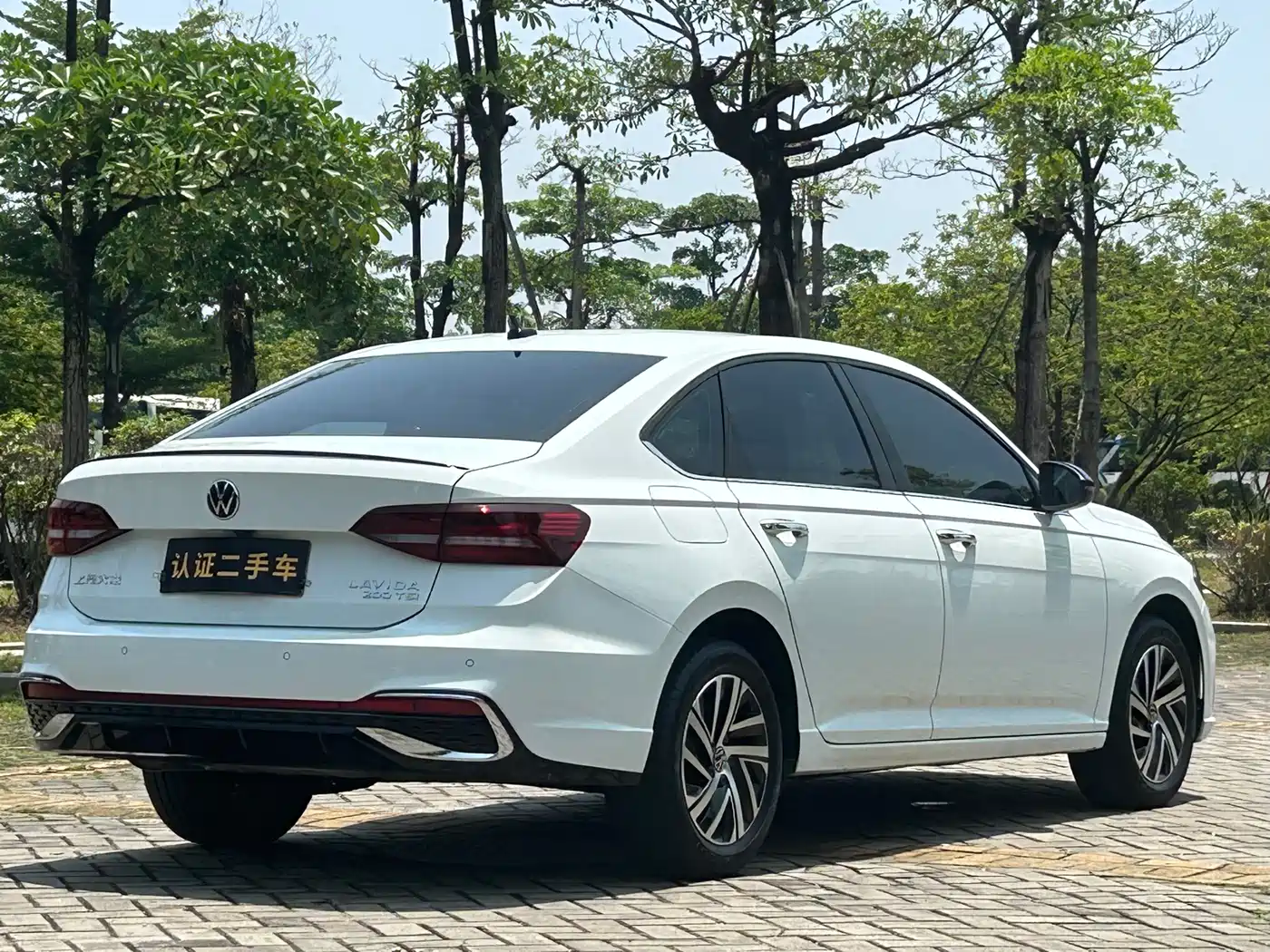 Volkswagen Lavida 2023 200TSI DSG Starlight Comfort Edition фото 6