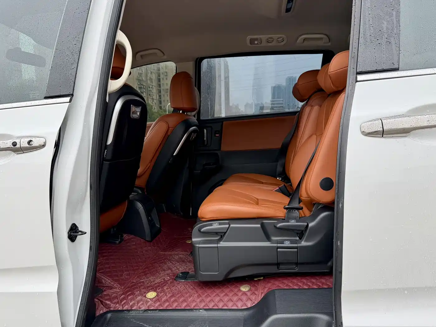 Honda Odyssey 2022 2.0L e:HEV Sharp·Intelligent Edition фото 12