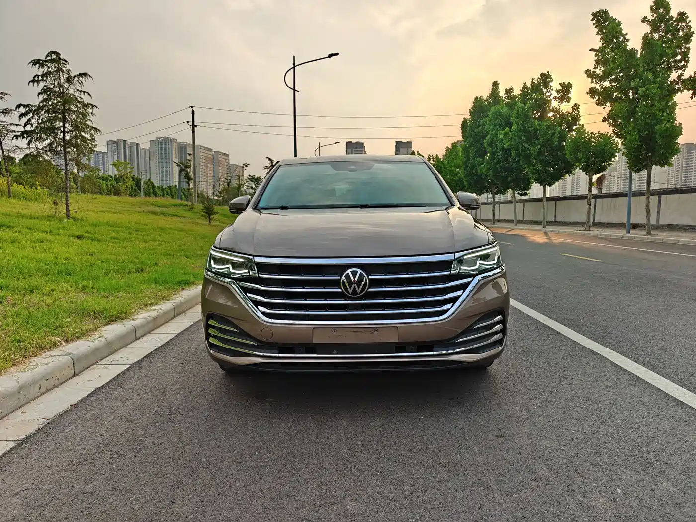 Volkswagen Viloran 2020 380TSI Premium фото 2
