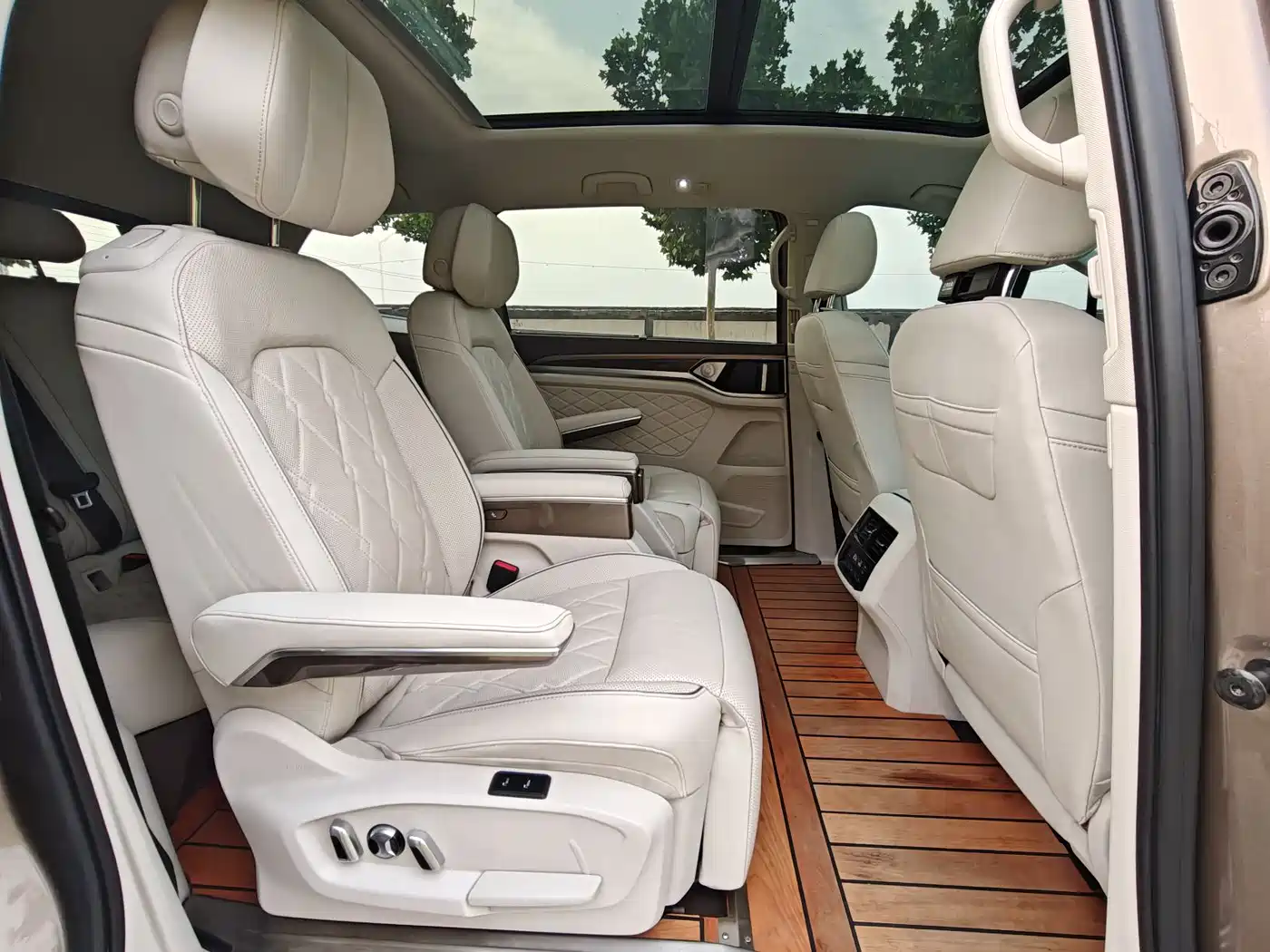 Volkswagen Viloran 2020 380TSI Premium фото 13