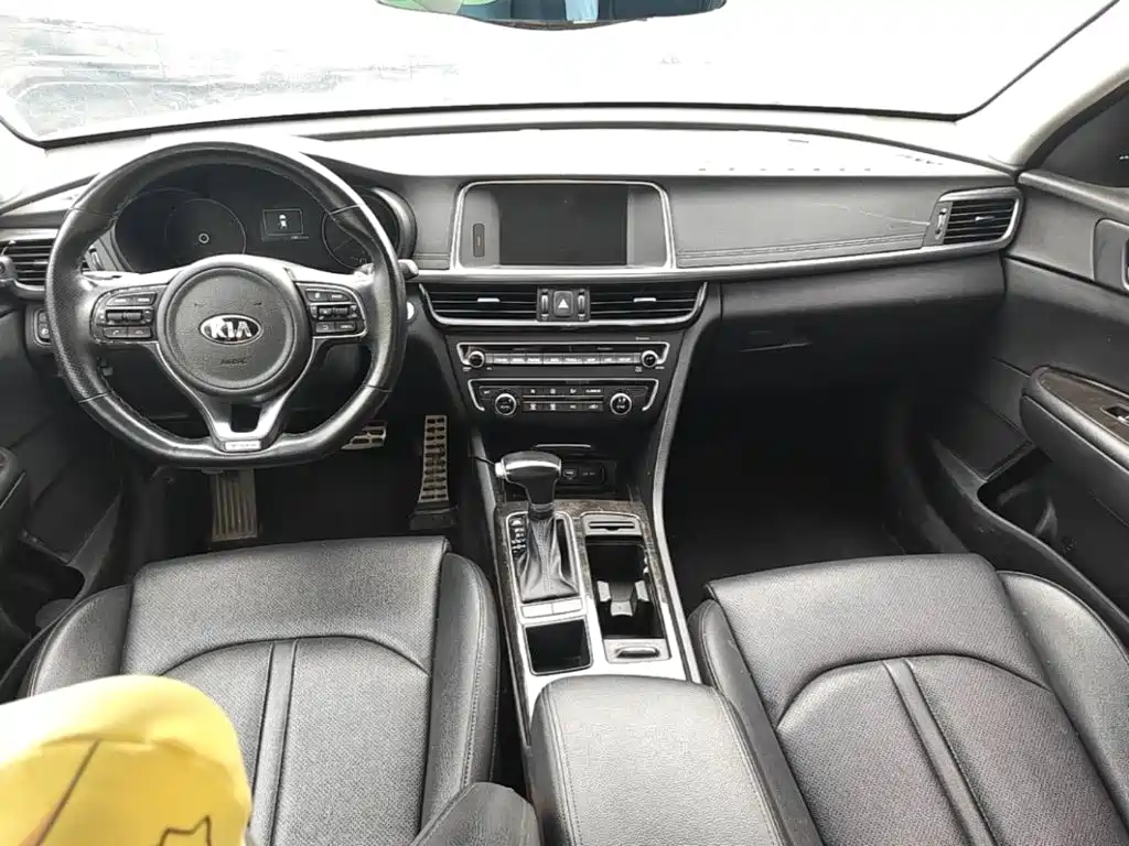 Photo 5 - Kia K5