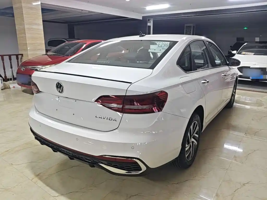 Photo 7 - Volkswagen Lavida