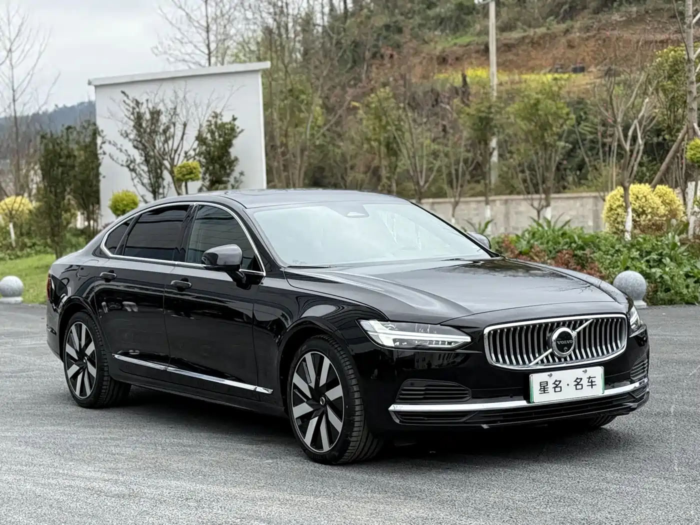 VOLVO S90 PLUG IN HYBRID