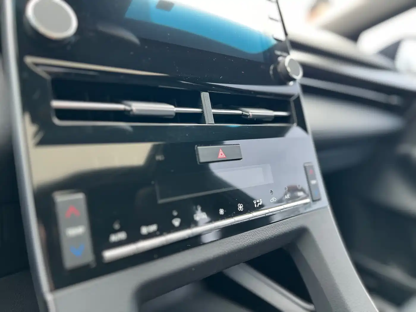 Toyota Avalon 2019 Hybrid 2.5L Luxury Edition China V фото 19
