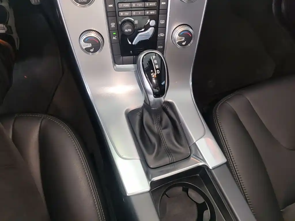 Volvo V60 2017 2017 T5 Zhi Yi Edition China V