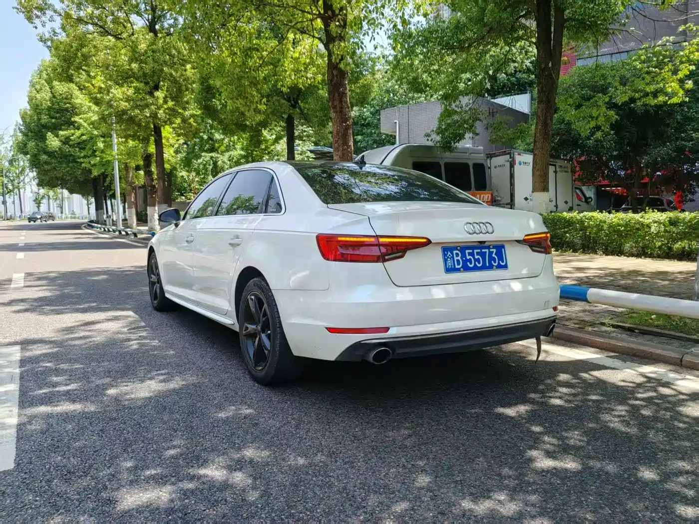 Audi A4L 2017 Plus 40 TFSI Fashion фото 7