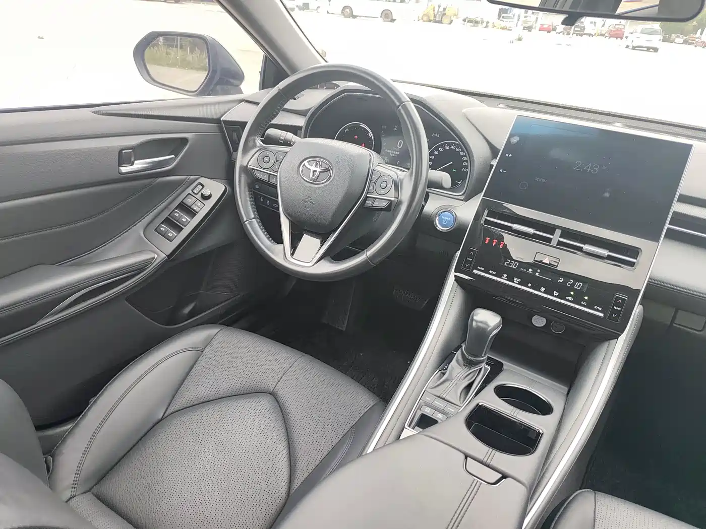 Toyota Avalon 2022 Hybrid 2.5L Luxury Edition фото 19