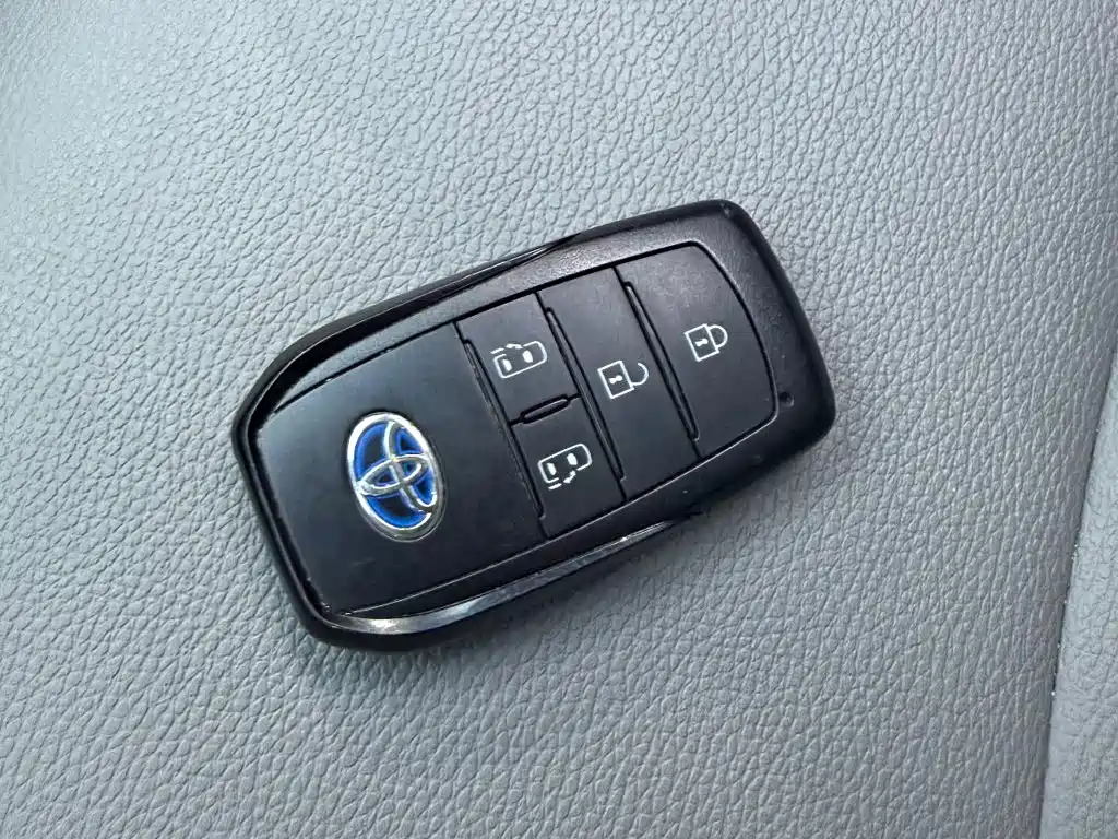 Фото 10 - Toyota Granvia