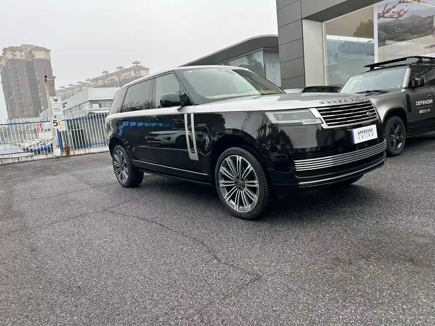 Land Rover Range Rover 2024 3.0 L6 400PS SV Prestige Genesis Extended 4-Seater фото 2