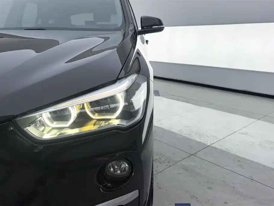BMW X1 2019 sDrive18Li Premium Model фото 5
