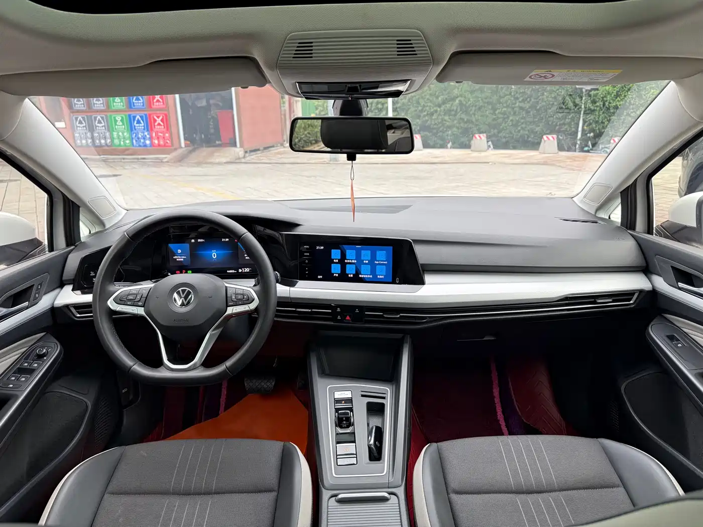 Volkswagen Golf 2021 280TSI DSG 30th Anniversary Edition фото 17