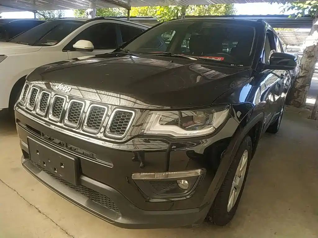 Фото 1 - Jeep Compass