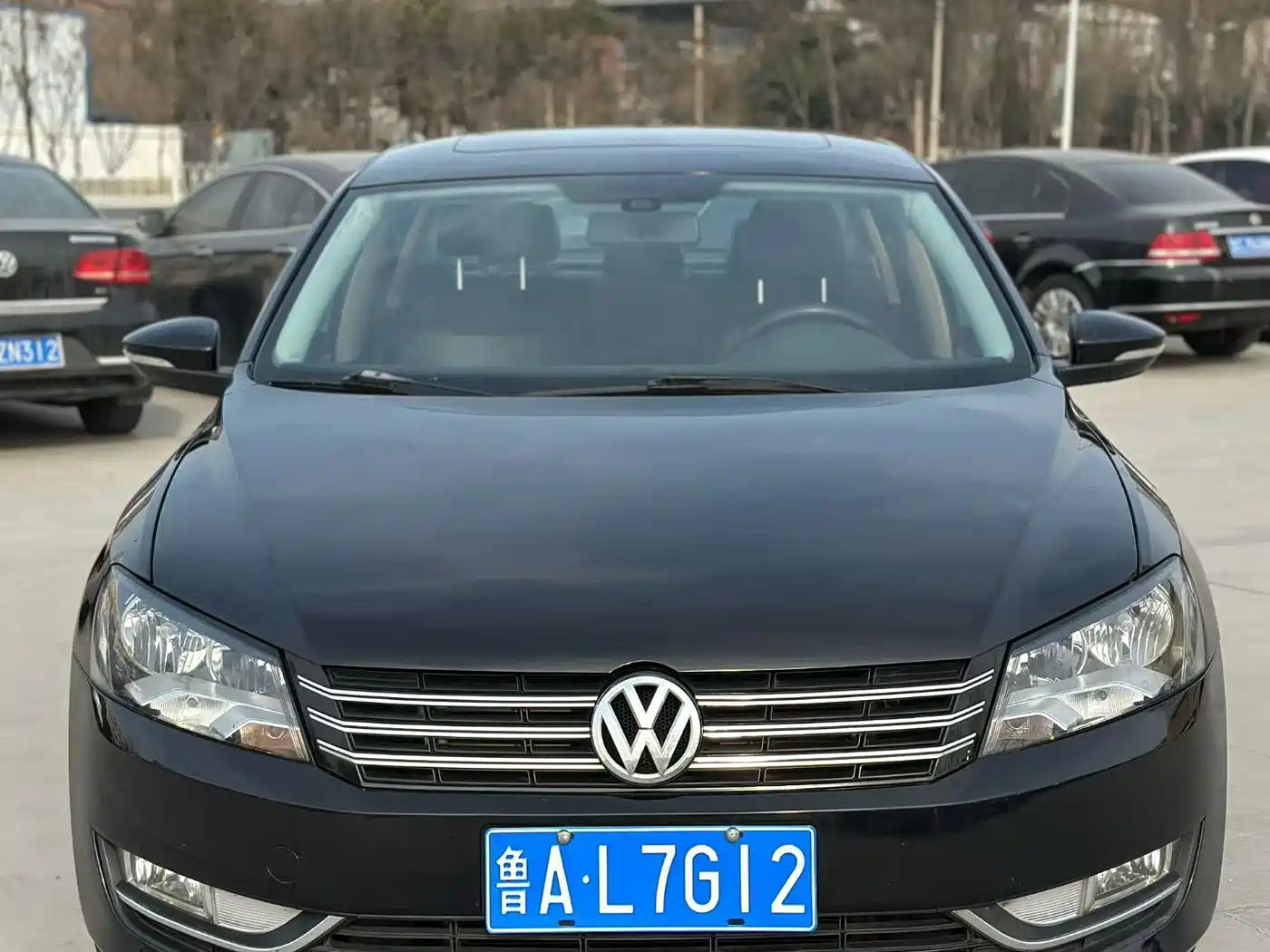 Volkswagen Passat 2015 1.8TSI DSG Honor Edition фото 2