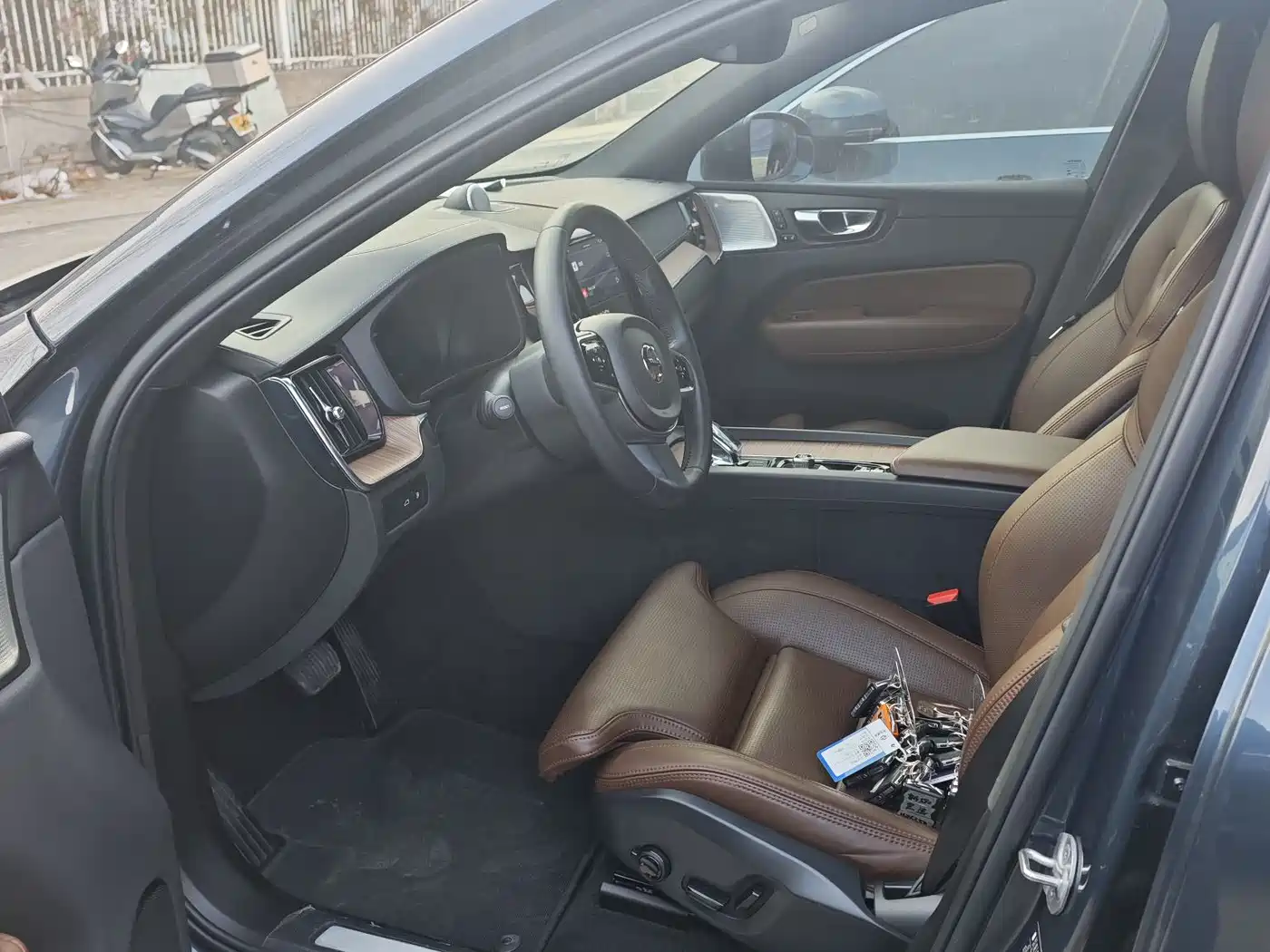 VOLVO XC60 PLUG-IN HYBRID