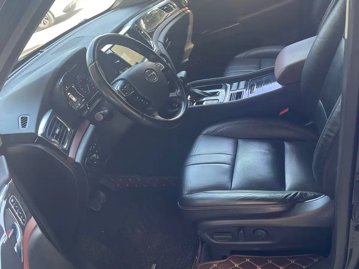 GAC Trumpchi Trumpchi GS8 2017 320T 2WD Luxury Smart Connect (7-seater) фото 4