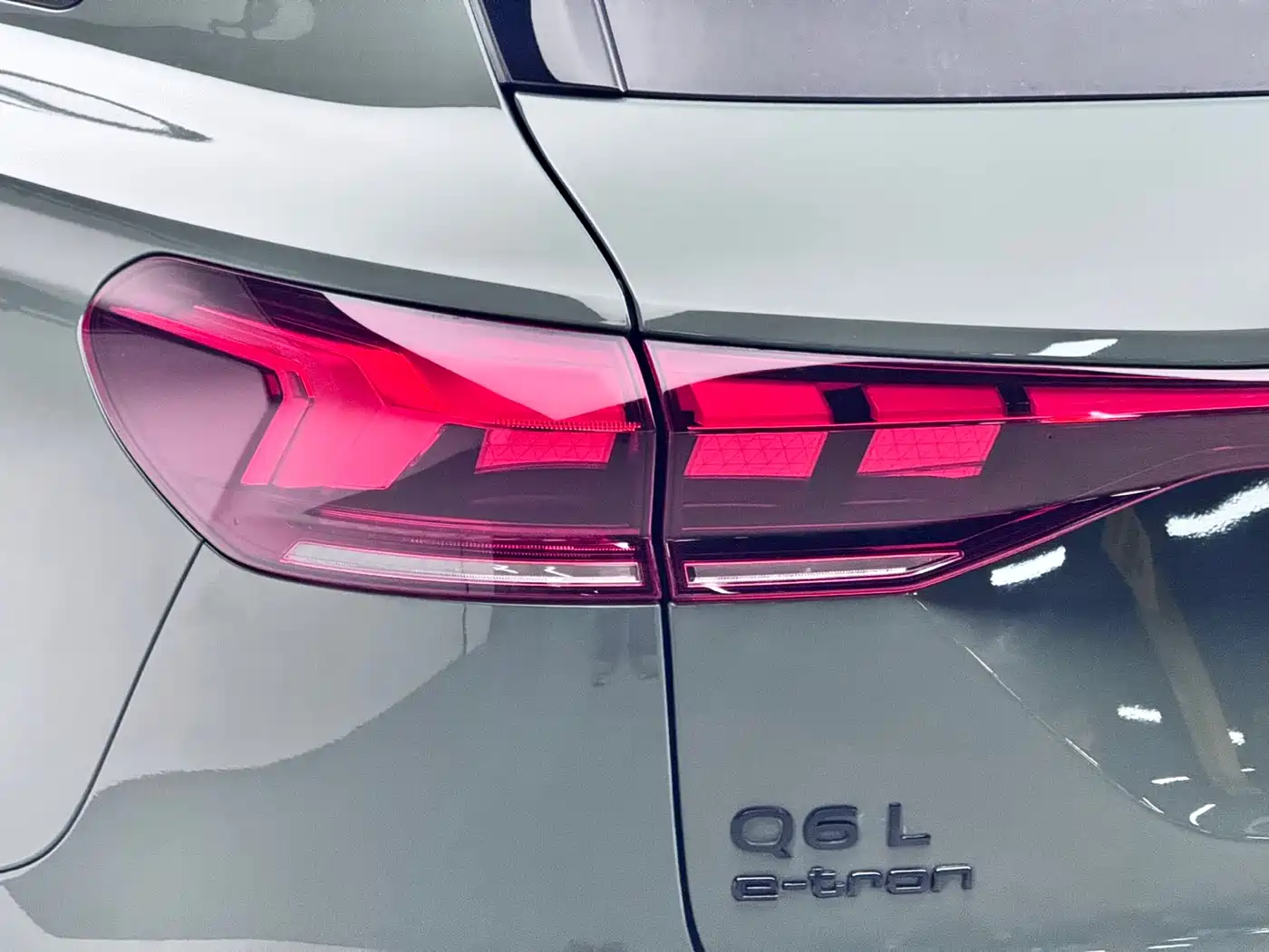 Audi Q6L e-tron 2025 Model Pioneer Edition фото 12