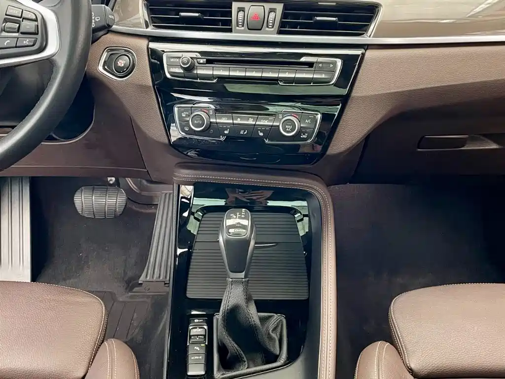 BMW X1 New Energy 2018 xDrive25Le Luxury Model фото 9