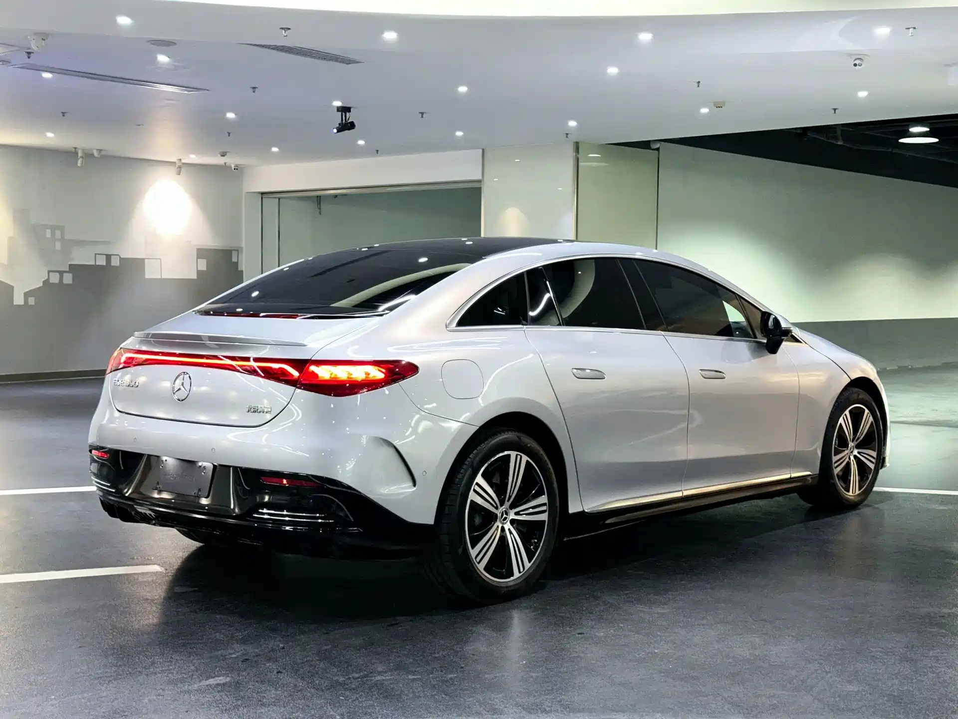 Фото 5 - Mercedes-Benz EQE