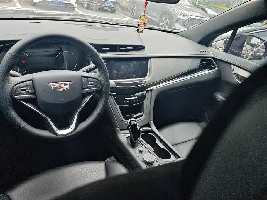 Cadillac XT6 2021 2.0T 7-Seater 4WD Trend Edition фото 11