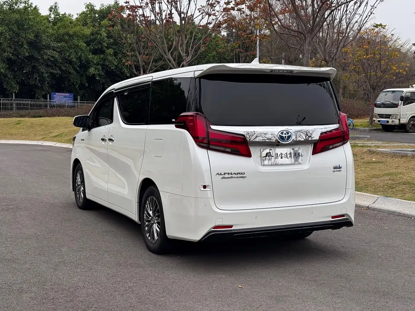 Toyota Alphard 2021 Hybrid 2.5L Premium фото 19