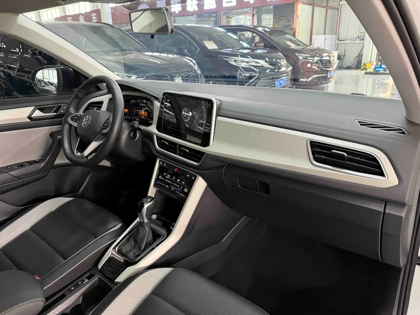 Volkswagen T-ROC 2023 280TSI DSG 2WD Time Edition фото 18