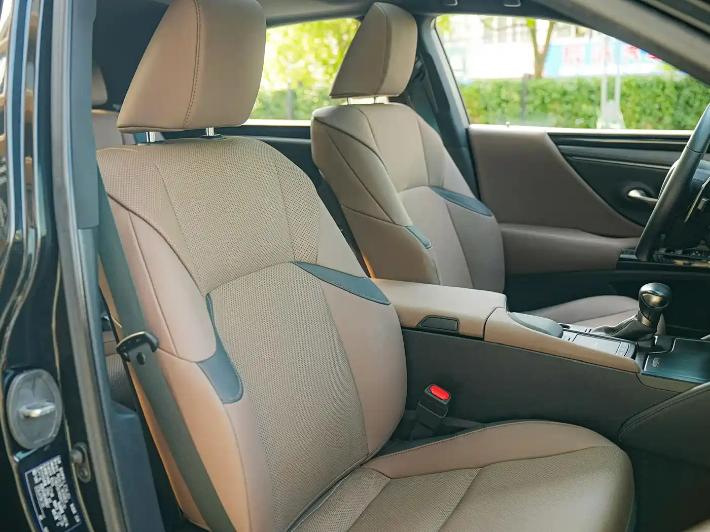 Lexus ES 2021 200 Excellence Edition фото 12