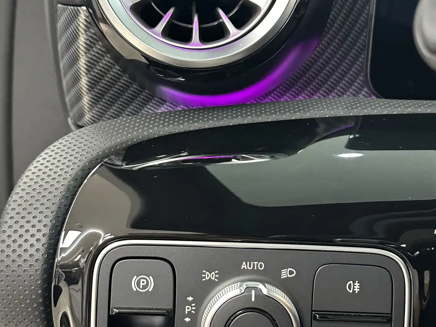 Mercedes-Benz A-Class 2024 A 200 L Fashion Edition фото 20