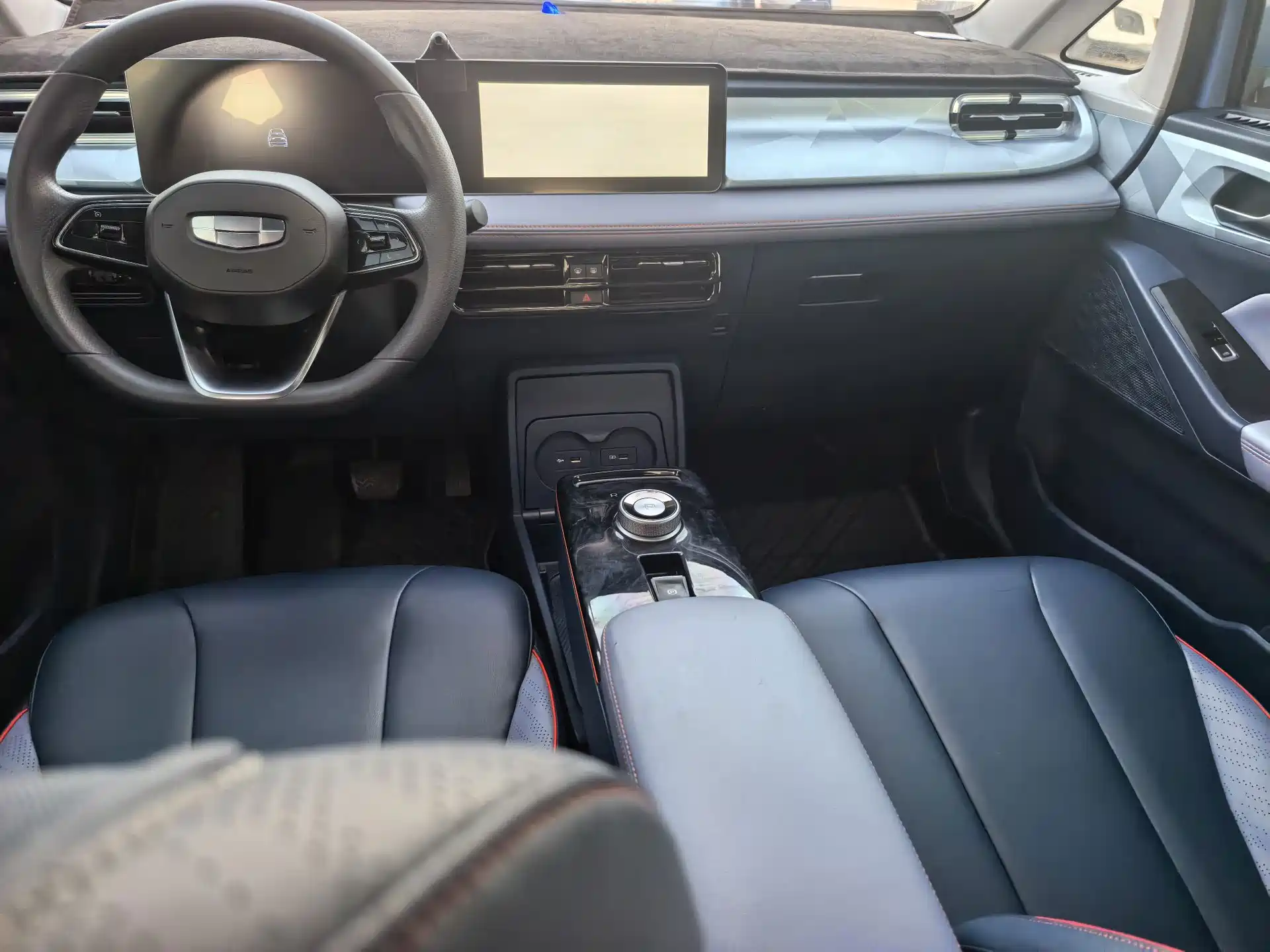 Фото 6 - Geely Geometry E Firefly