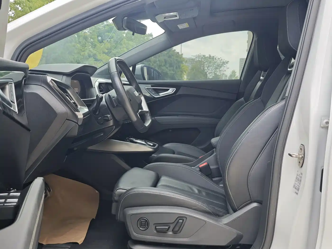 Audi Q4 e-tron 2023 2023 40 e-tron Pioneer Edition