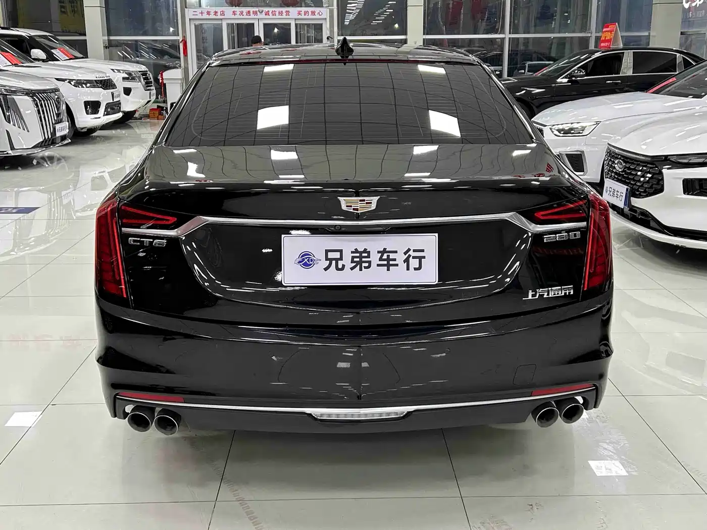 CADILLAC CT6