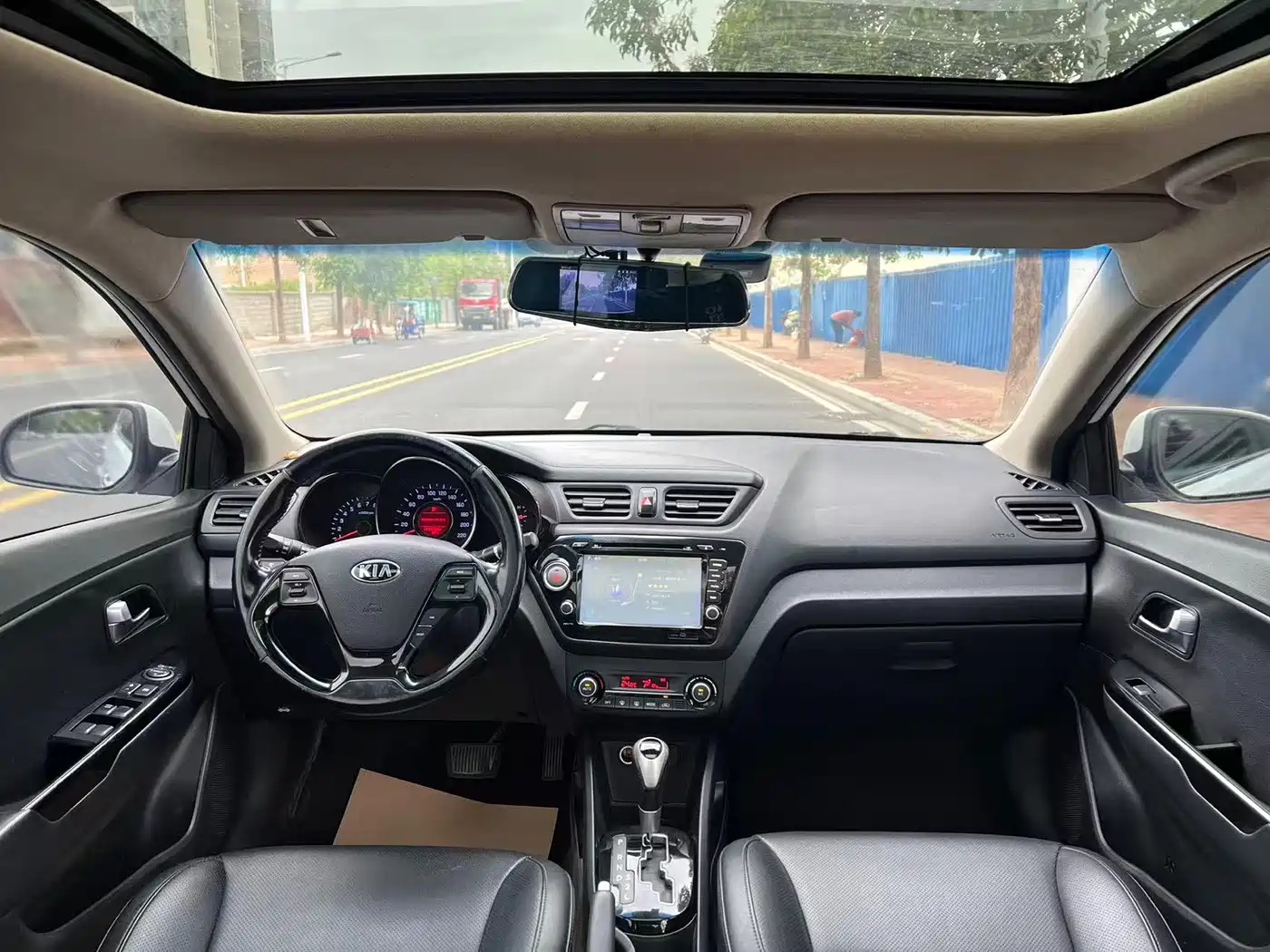 Kia K2 2015 Sedan 1.6L AT Premium фото 8