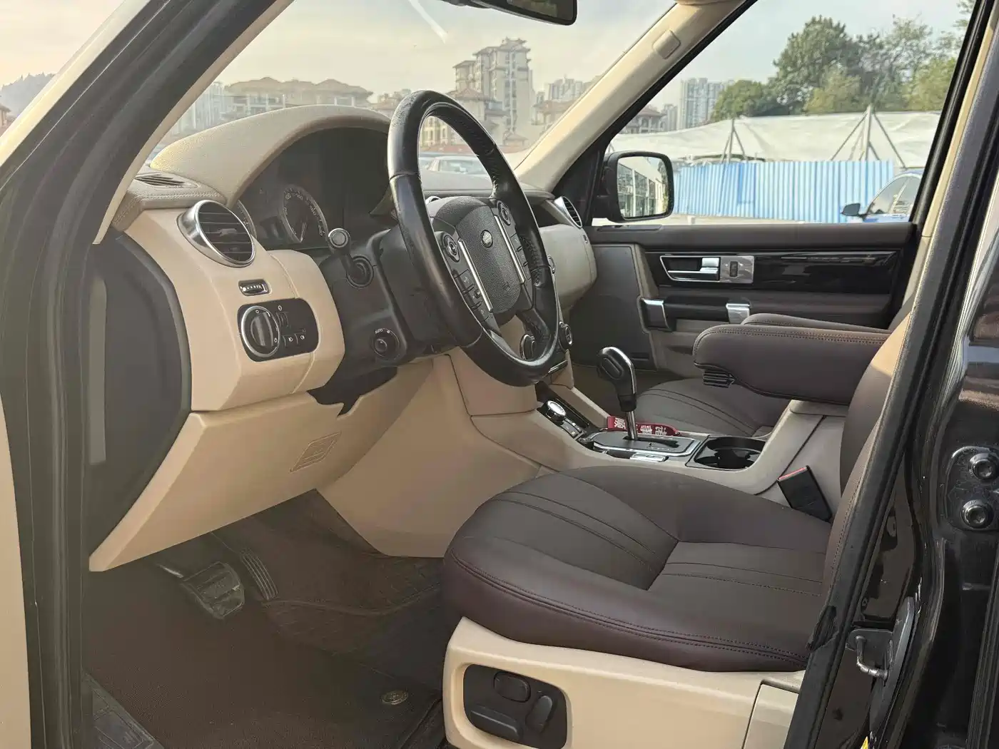Land Rover Discovery 2010 3.0TDV6 HSE Diesel фото 4