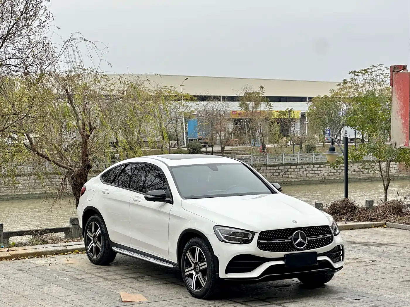 Mercedes-Benz GLC Coupe 2022 Facelift GLC 260 4MATIC Coupe SUV фото 3