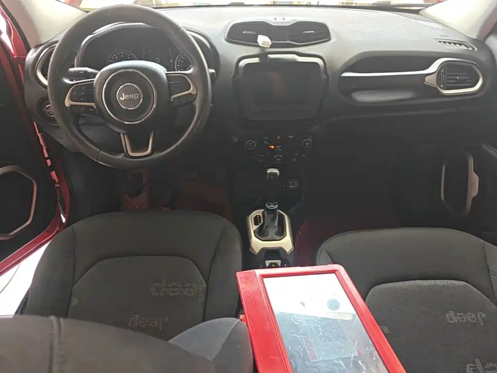 Jeep Renegade 2019 2018 Connected Large Screen Edition 180T Automatic High Energy