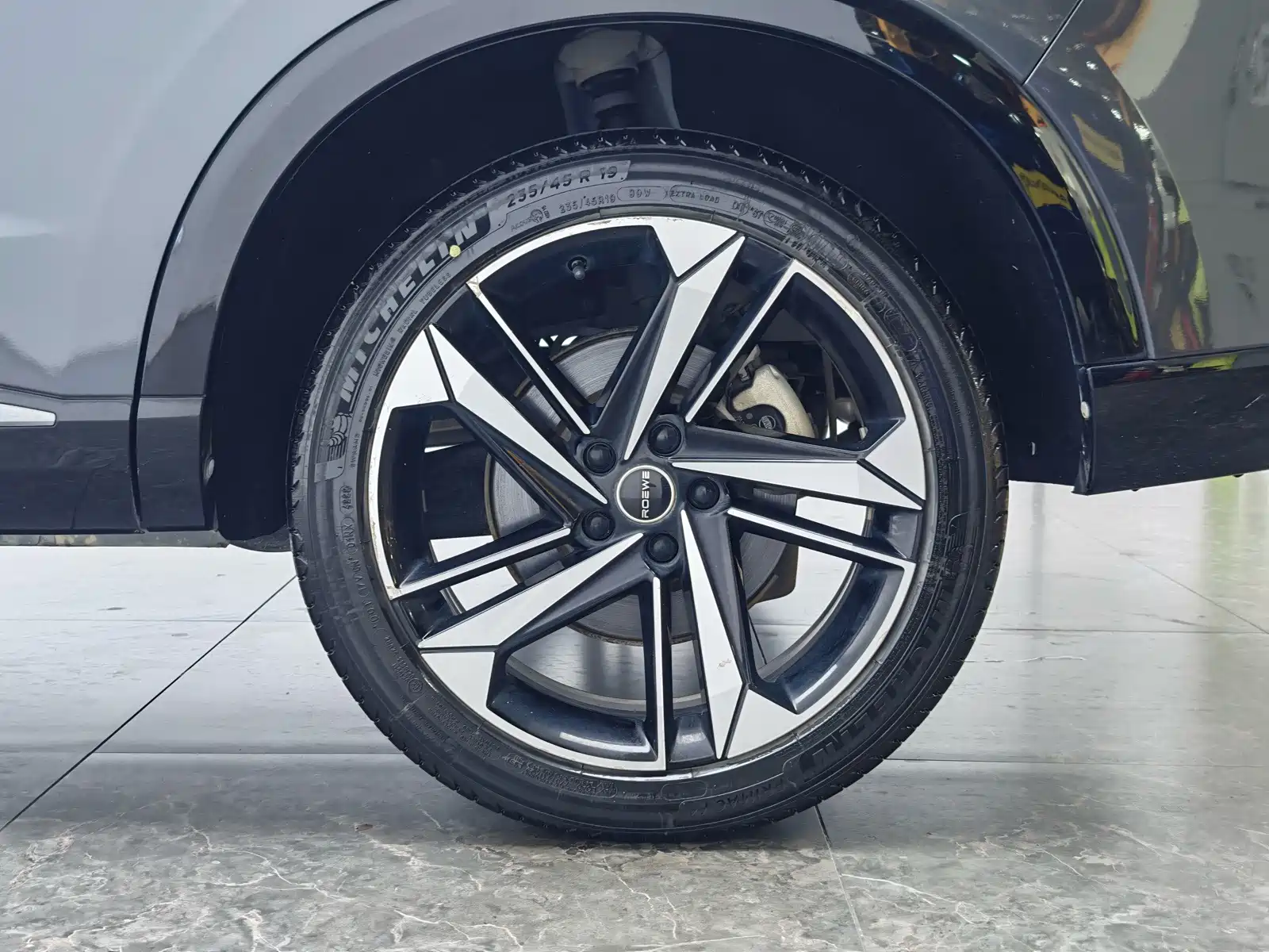 Photo 9 - Roewe RX5 MAX