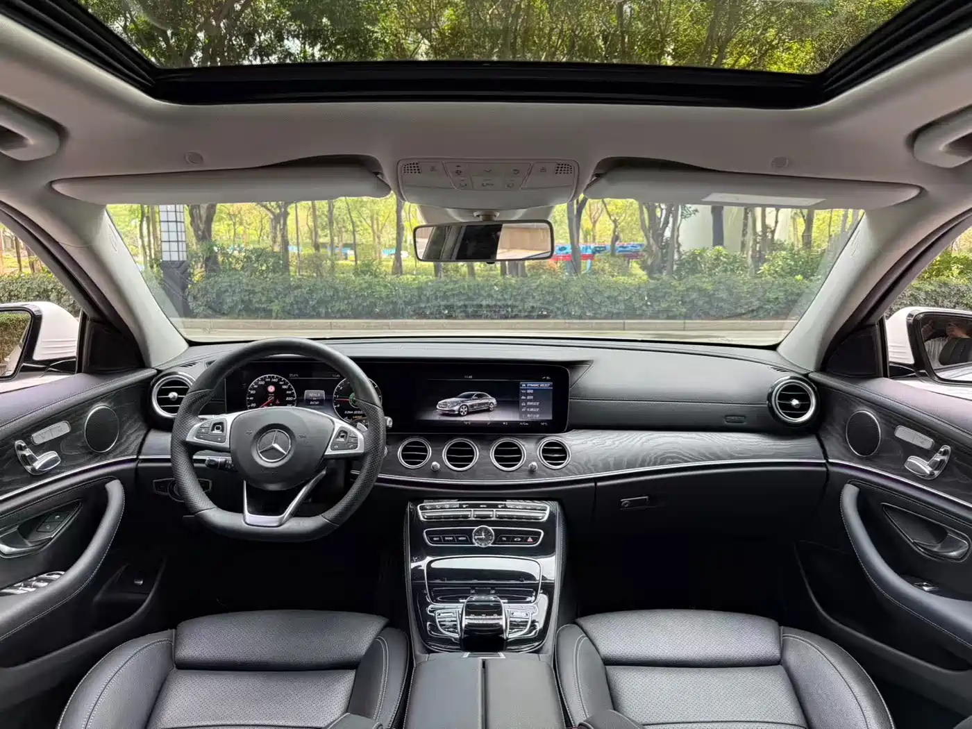 Mercedes-Benz E-Class 2017 E 200 L 4MATIC фото 5