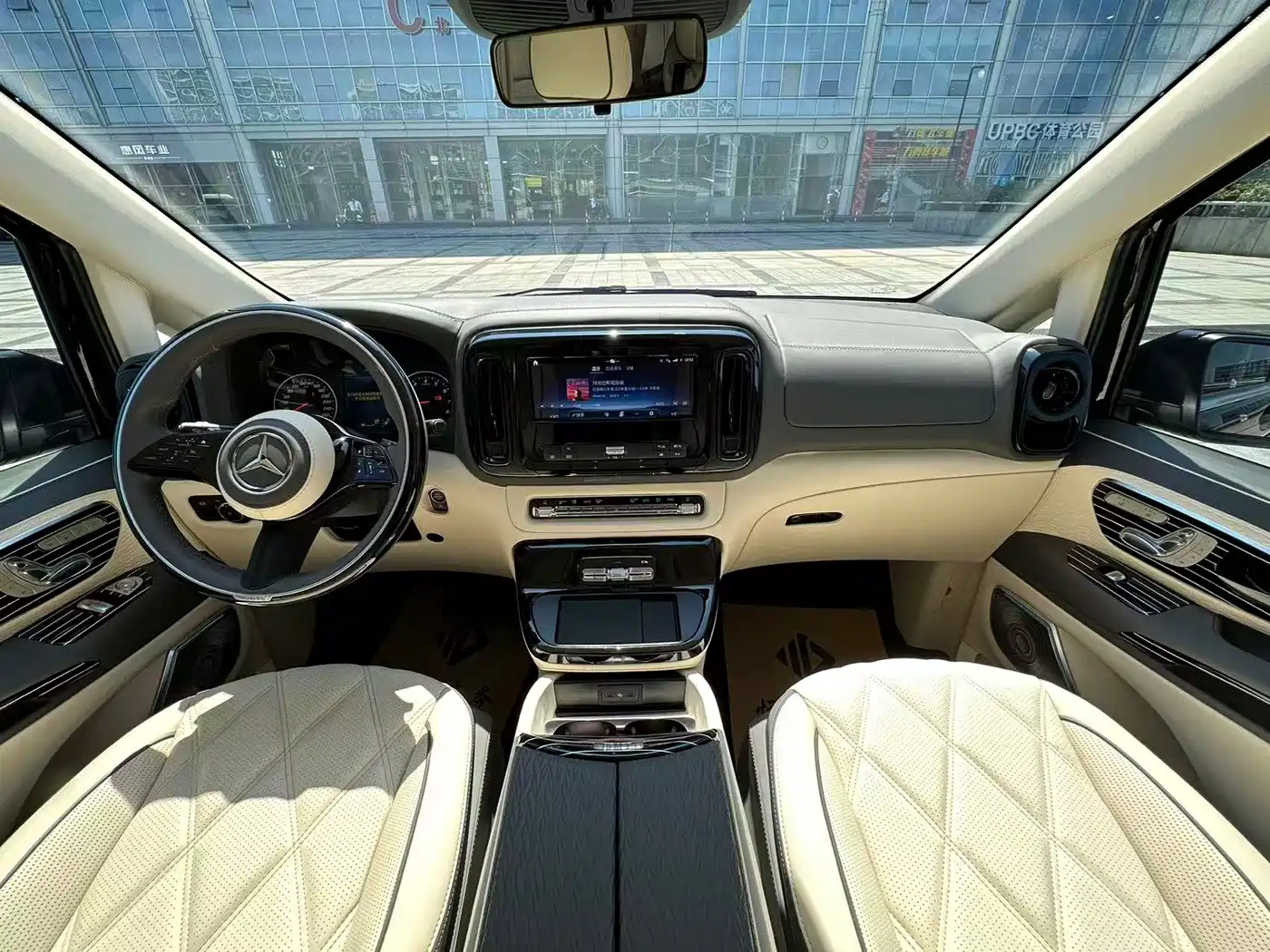 Mercedes-Benz Vito 2024 2.0T Elite Edition 7-Seater фото 11