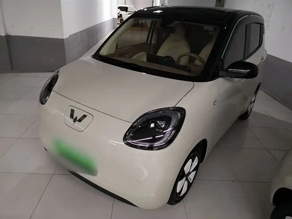 Wuling Motors Hongguang MINIEV 2025 4-Door Premium+ Edition