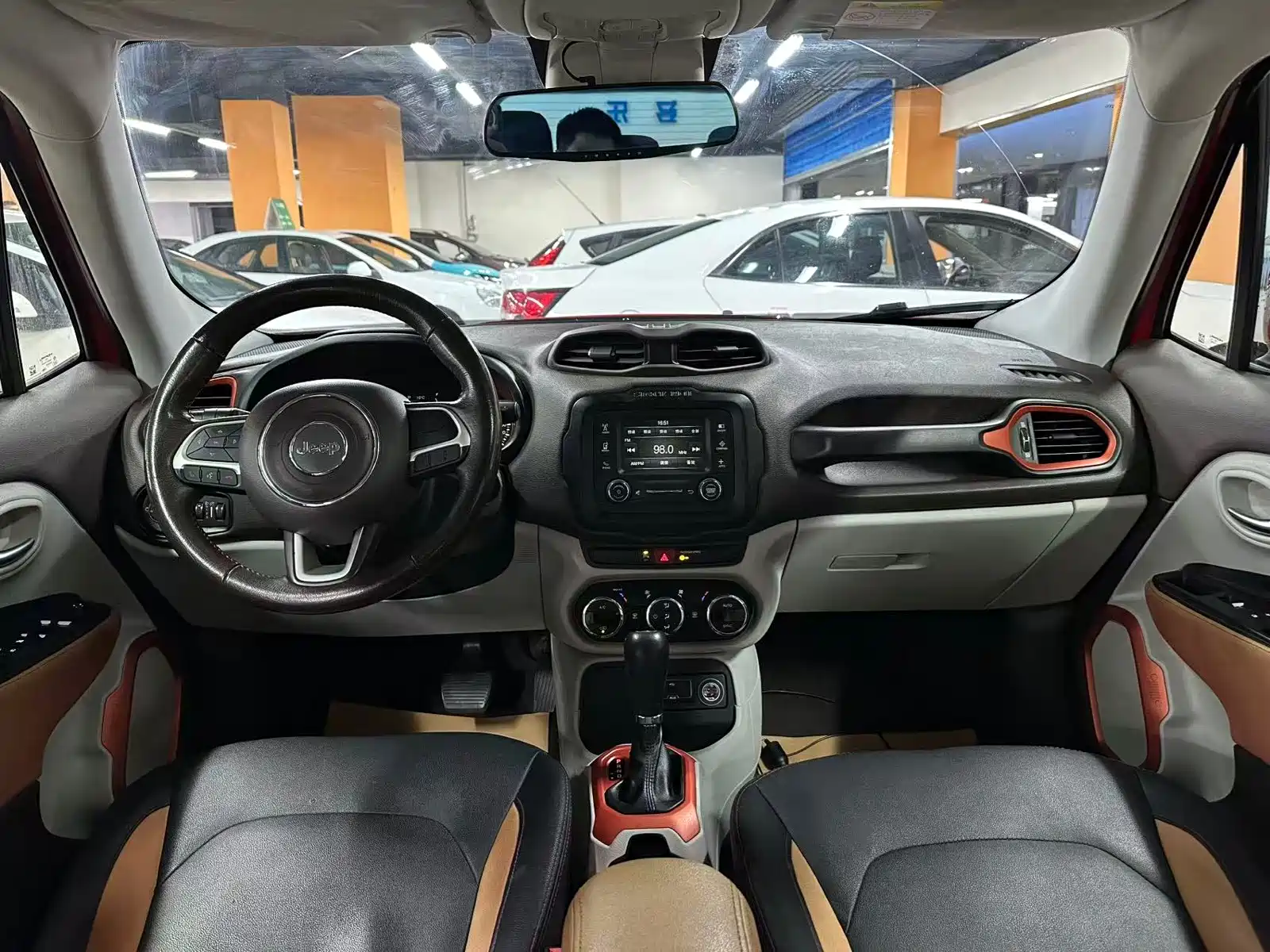 Photo 4 - Jeep Renegade
