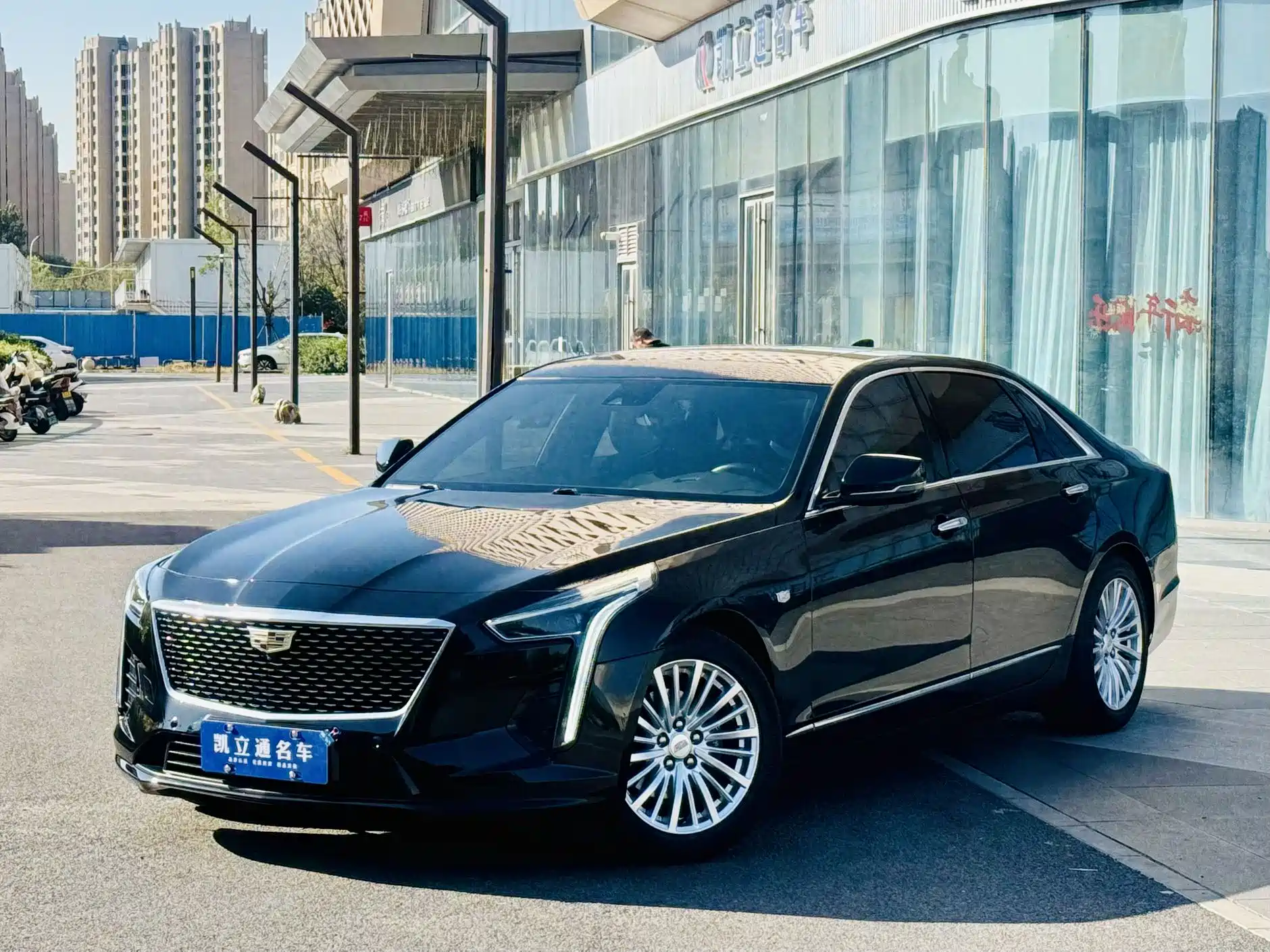 Фото 1 - Cadillac CT6