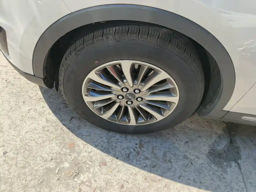 Lincoln Nautilus (Import) 2019 2019 2.0T 2WD Premium Edition China VI