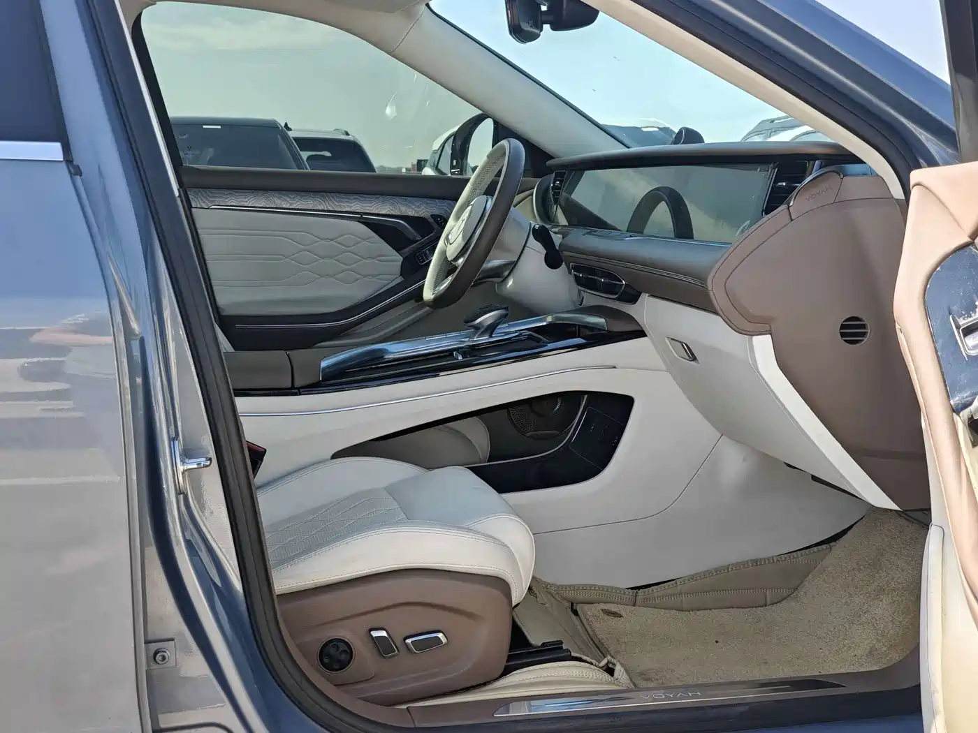 Voyah Free 2022 2021 AWD Standard Range Extender Exclusive Luxury Package