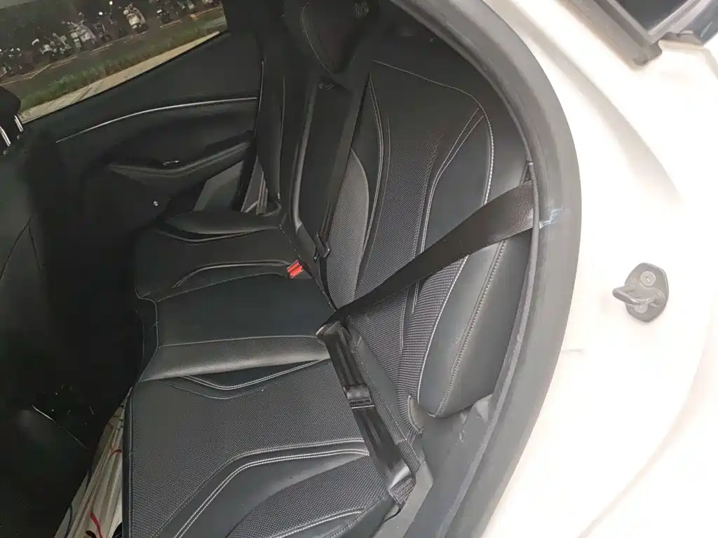 Ford Mustang Mach-E 2022 2021 Boundless RWD Luxury (Long Range)