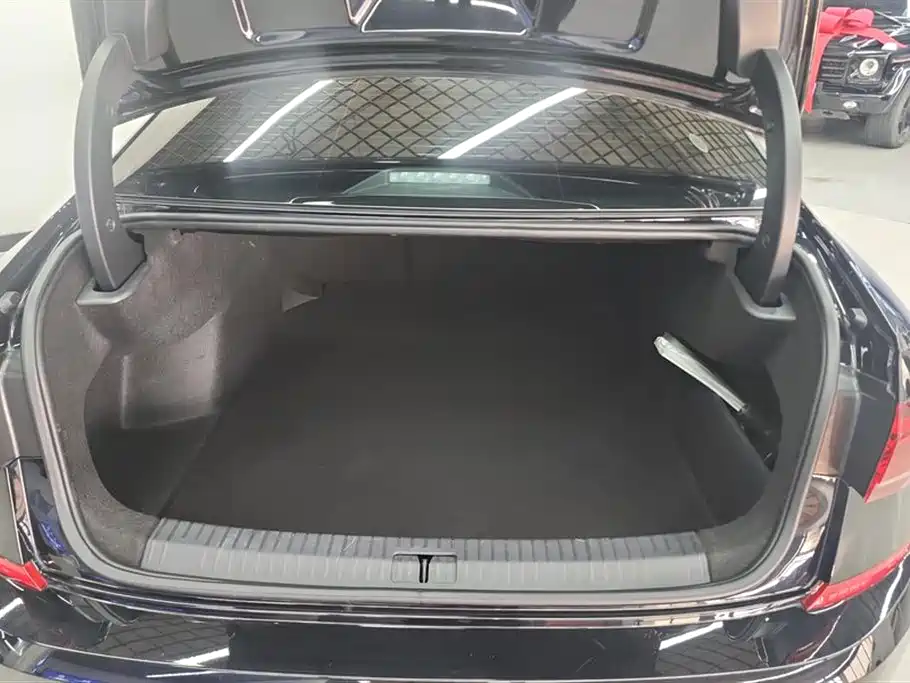 Volkswagen Passat 2024 380TSI Starlight Luxury Edition фото 4