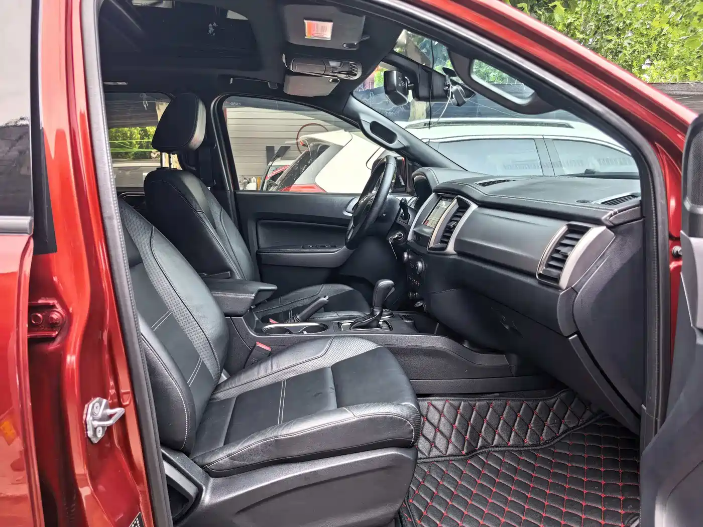 Ford Everest 2018 2017 2.0T Gasoline Automatic 4WD Luxury Edition 5-Seater
