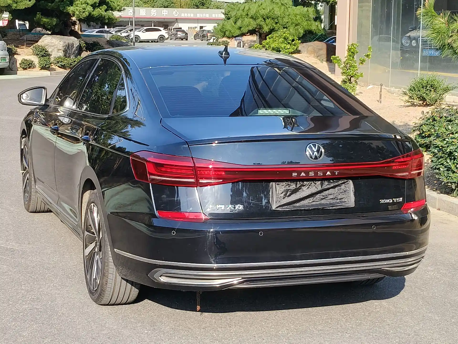 Photo 16 - Volkswagen Passat