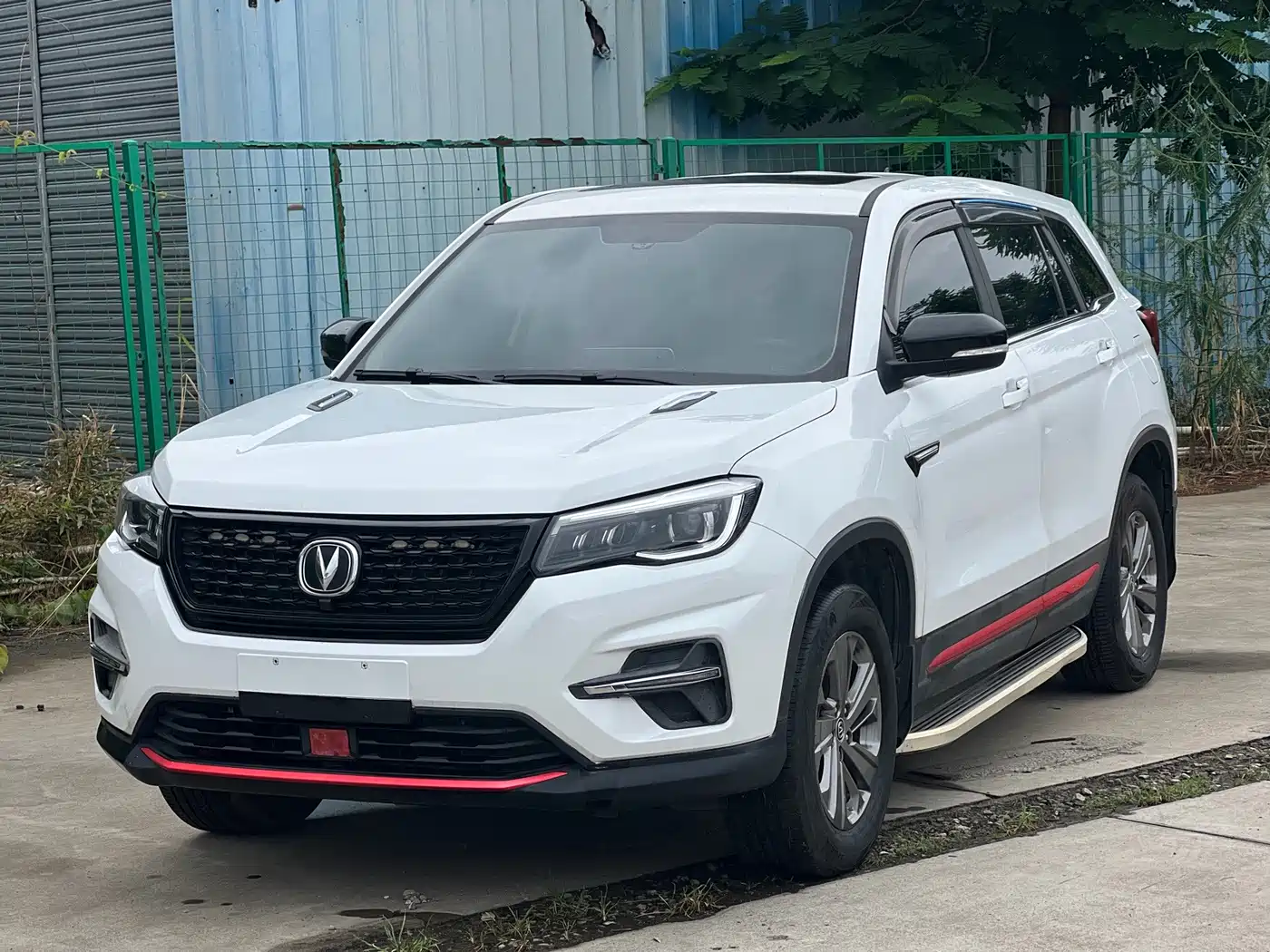 Фото 1 - Changan CS75