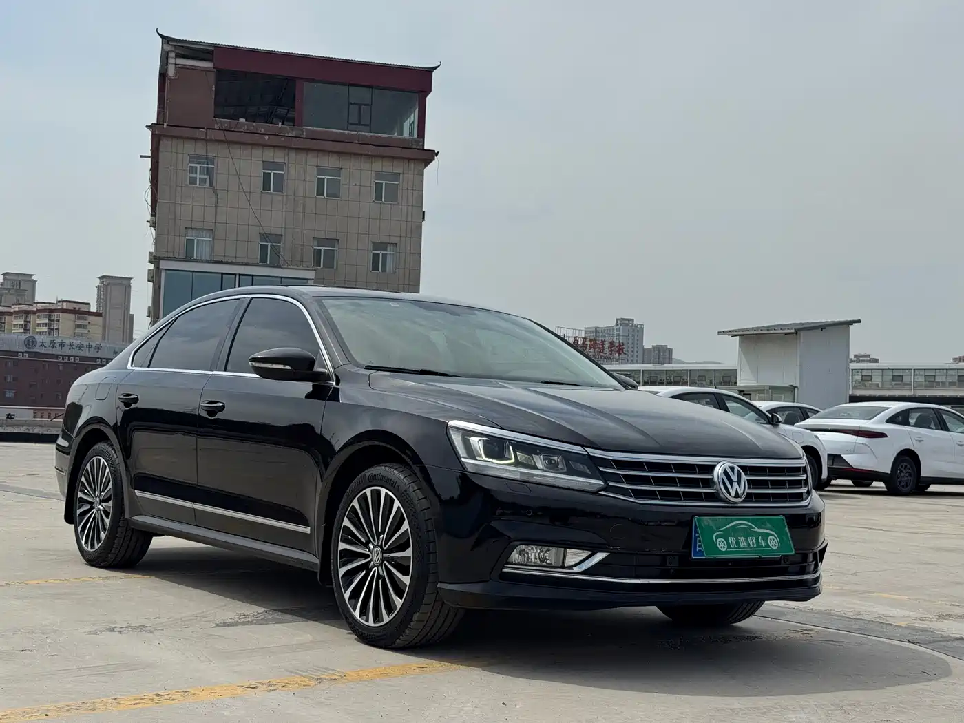 Volkswagen Passat 2016 330TSI DSG Executive Edition фото 3