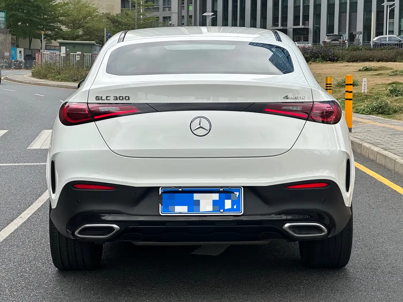 Mercedes-Benz GLC Coupe 2025 GLC 300 4MATIC Coupe SUV фото 5